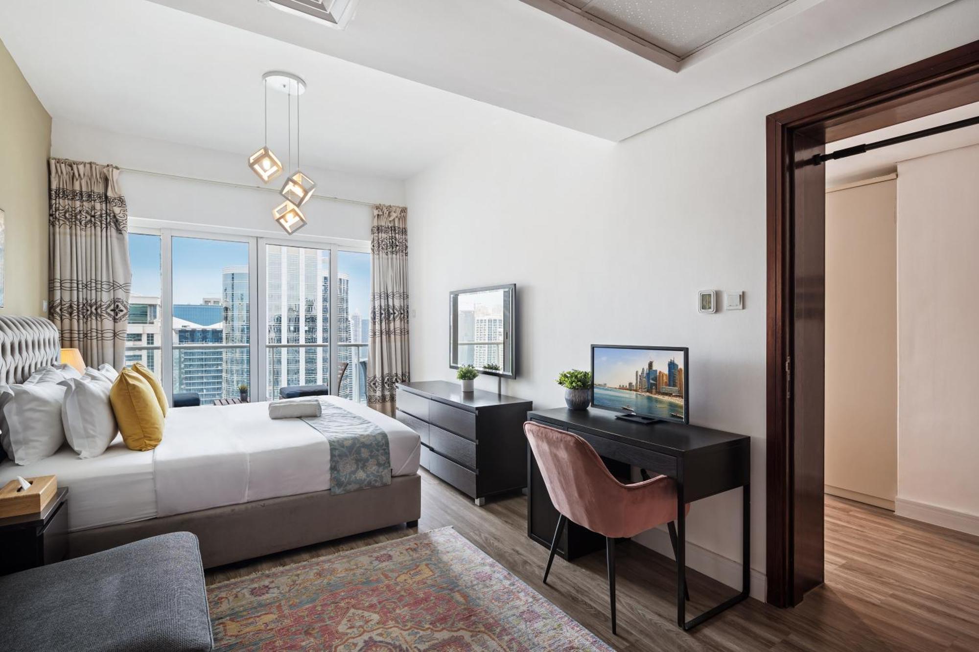 Modern & Spacious 2-Bed Condo With Panoramic Lake Views, Dual Balconies, Steps From Dubai Jlt Metro By "La Buena Vida Holiday Homes" Экстерьер фото