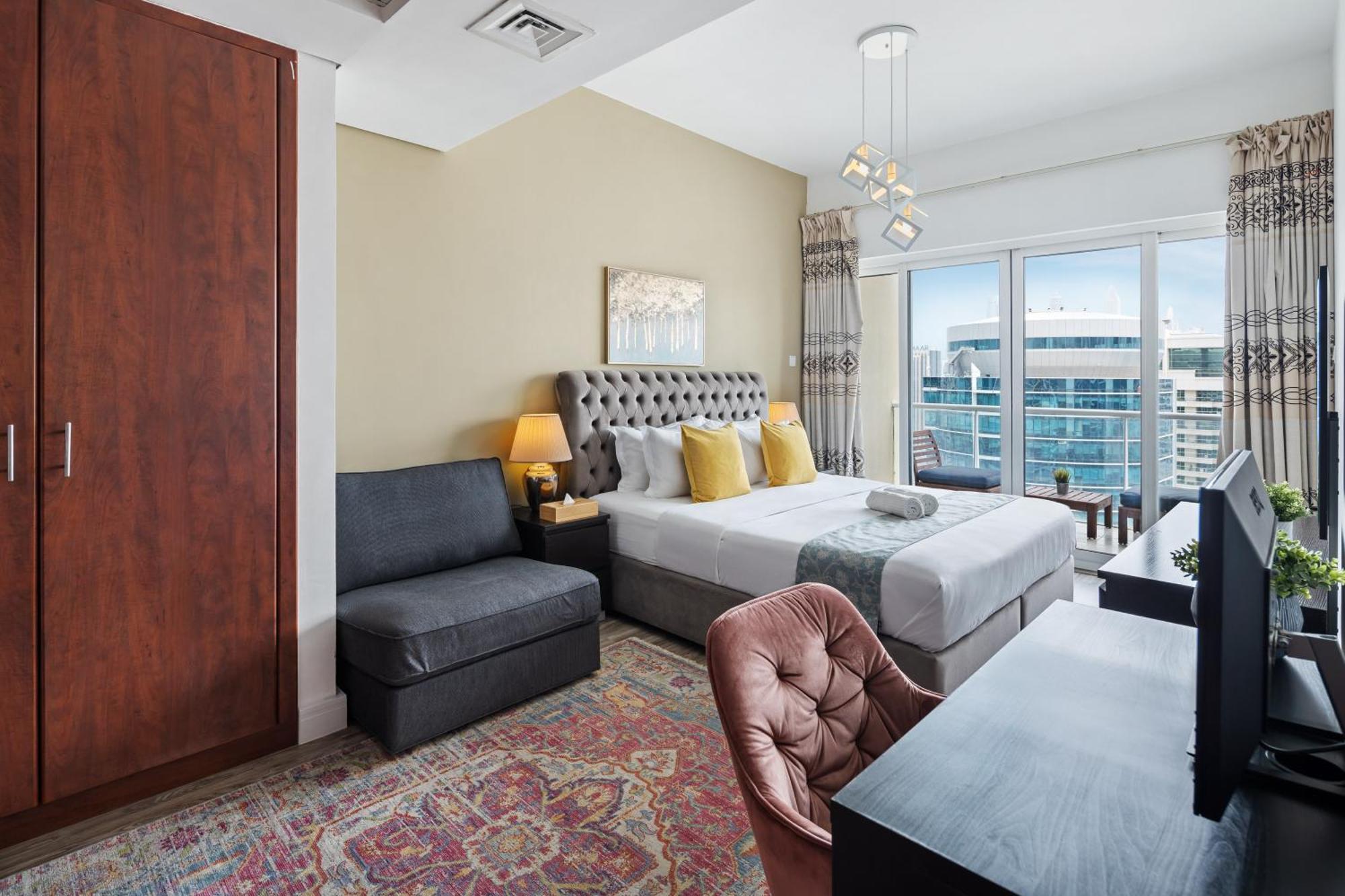 Modern & Spacious 2-Bed Condo With Panoramic Lake Views, Dual Balconies, Steps From Dubai Jlt Metro By "La Buena Vida Holiday Homes" Экстерьер фото