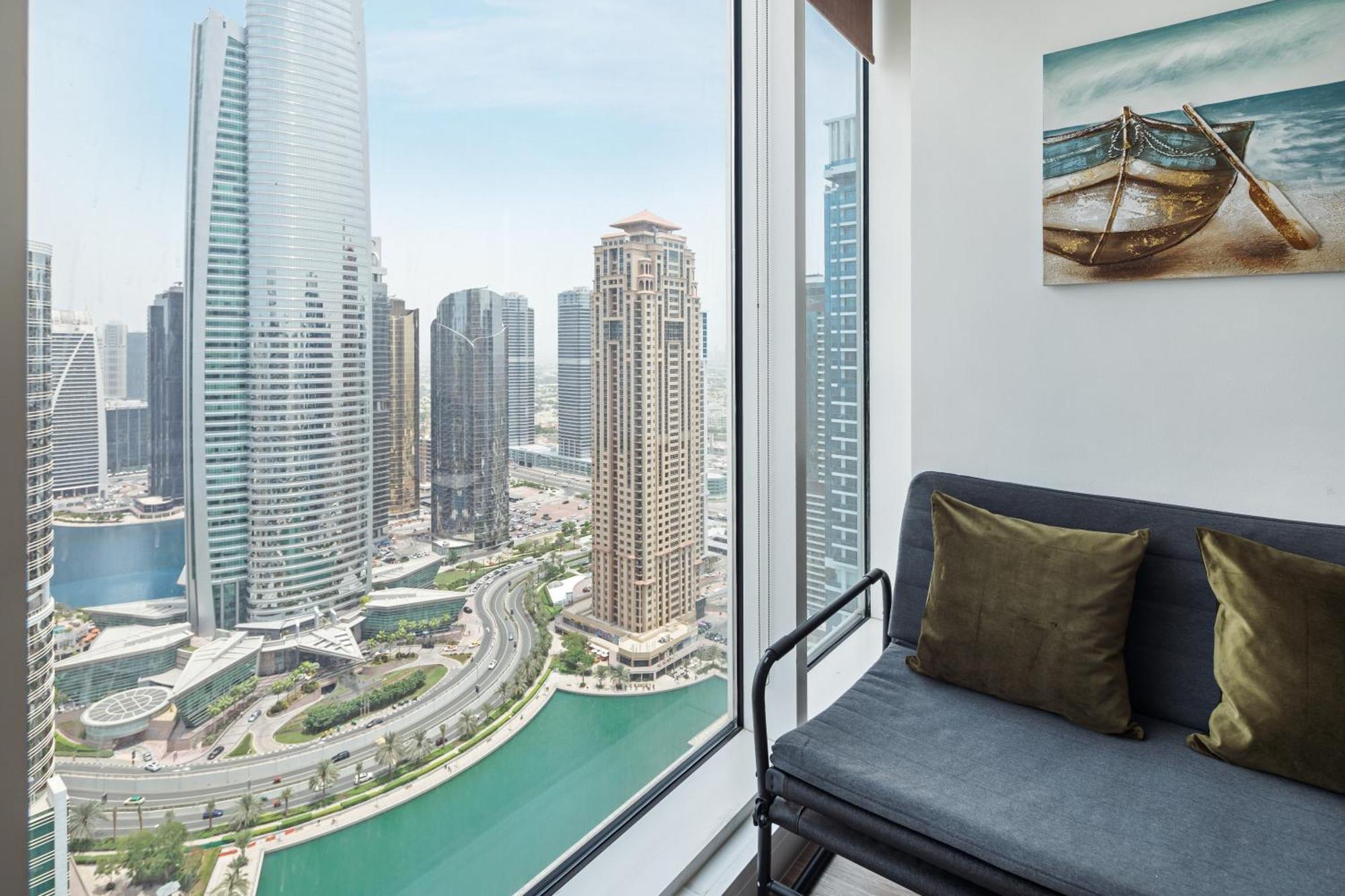 Modern & Spacious 2-Bed Condo With Panoramic Lake Views, Dual Balconies, Steps From Dubai Jlt Metro By "La Buena Vida Holiday Homes" Экстерьер фото