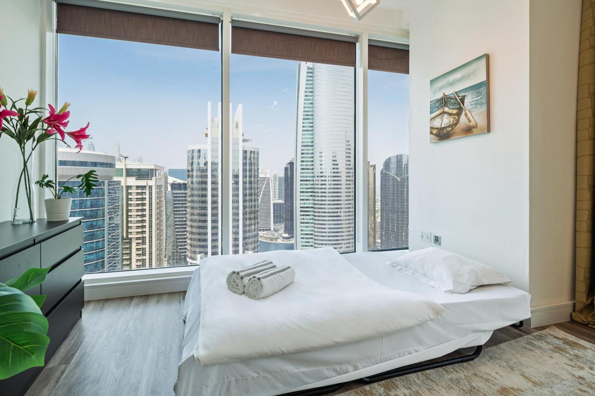 Modern & Spacious 2-Bed Condo With Panoramic Lake Views, Dual Balconies, Steps From Dubai Jlt Metro By "La Buena Vida Holiday Homes" Экстерьер фото