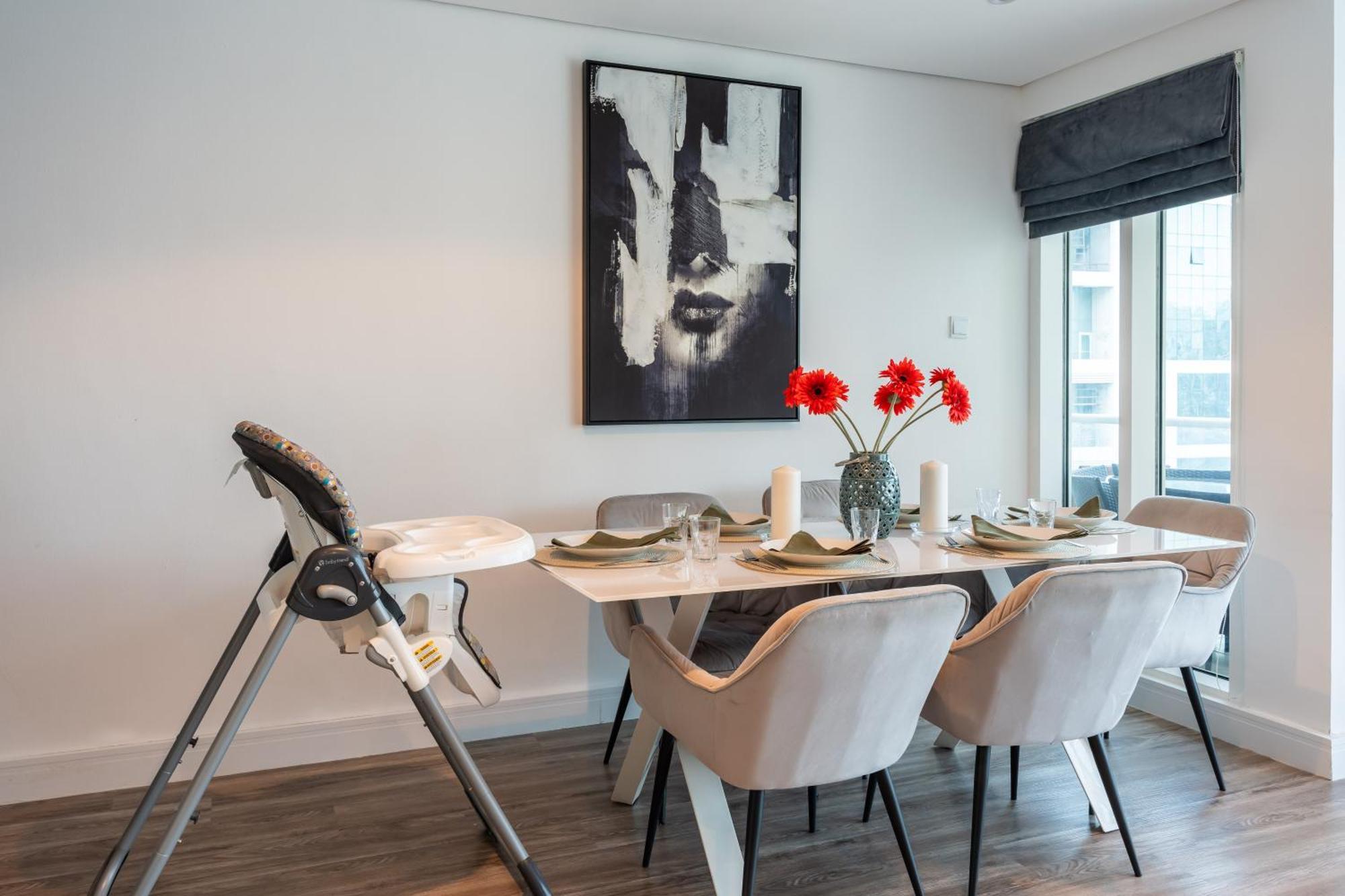Modern & Spacious 2-Bed Condo With Panoramic Lake Views, Dual Balconies, Steps From Dubai Jlt Metro By "La Buena Vida Holiday Homes" Экстерьер фото