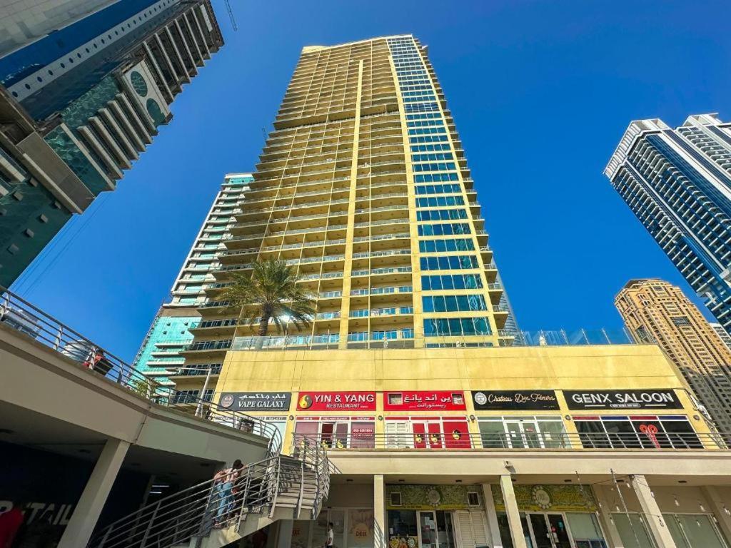 Modern & Spacious 2-Bed Condo With Panoramic Lake Views, Dual Balconies, Steps From Dubai Jlt Metro By "La Buena Vida Holiday Homes" Экстерьер фото